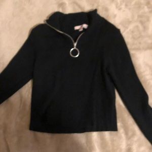 Long sleeve black crop sweater